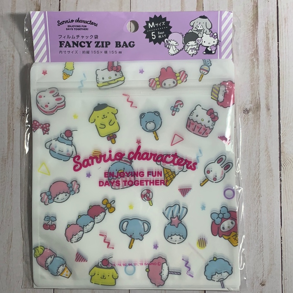 4/$25 NWT Sanrio Characters Fancy Zip Bags
